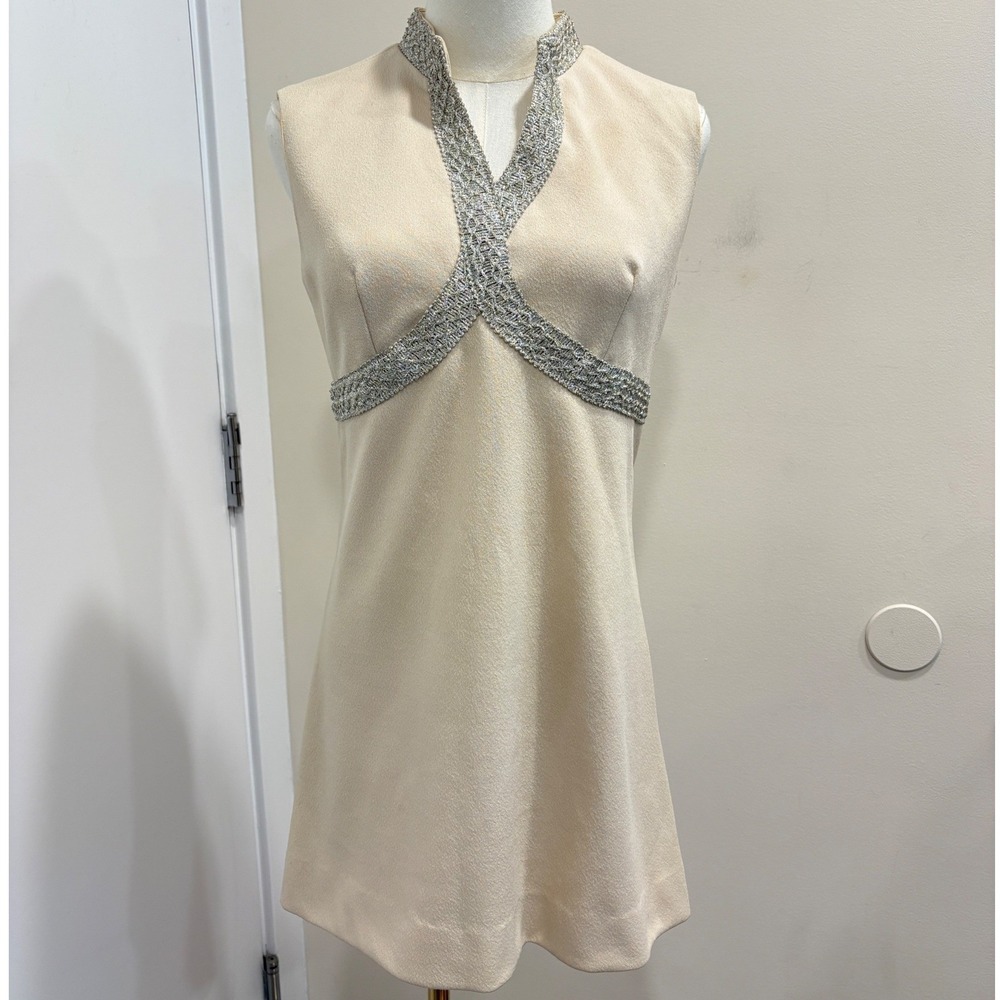 VTG 60s 70s Mod Cream Knit Mini Shift Dress Silver Metallic Trim Talon Zip Retro
